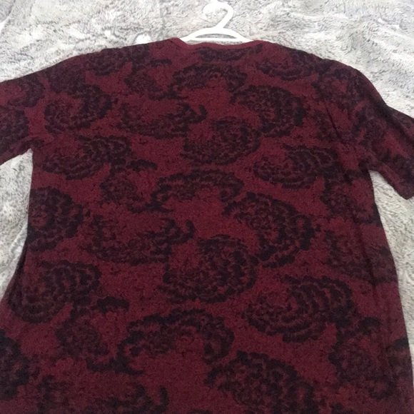 Obey -burgundy with black print tee - Picture 4 of 4